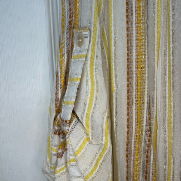 Lightweight Metallic Accent Tunic Plus - Picture 4 of 7